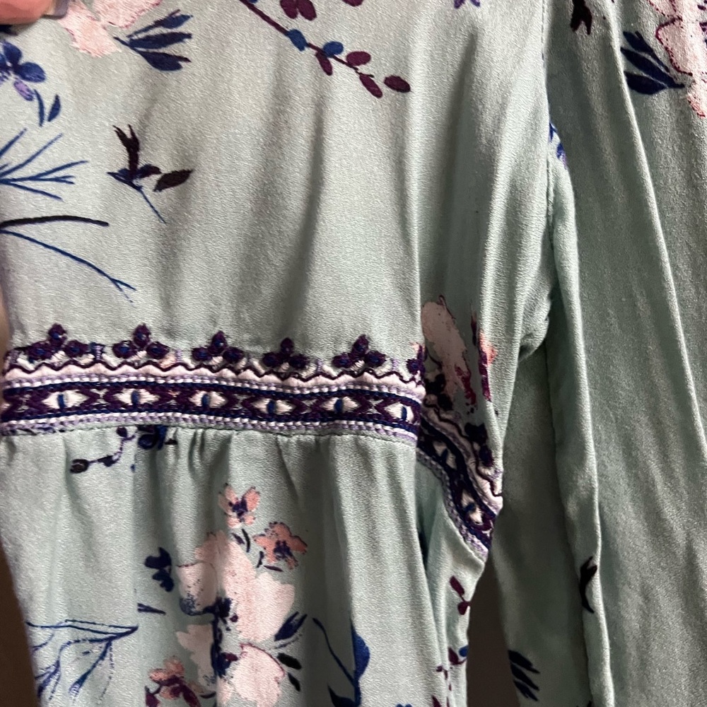 Cold shoulder top - Picture 3 of 5